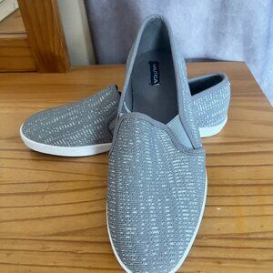 Nautica slip on sneakers grey and white canvas size 8.5